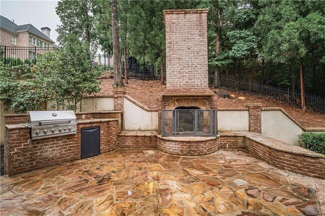 Building Photo - 8630 Moor Park Run