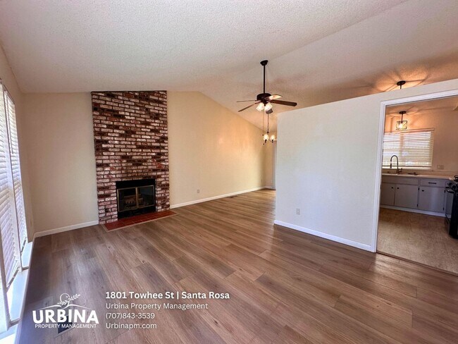 Building Photo - 1801 Towhee Dr