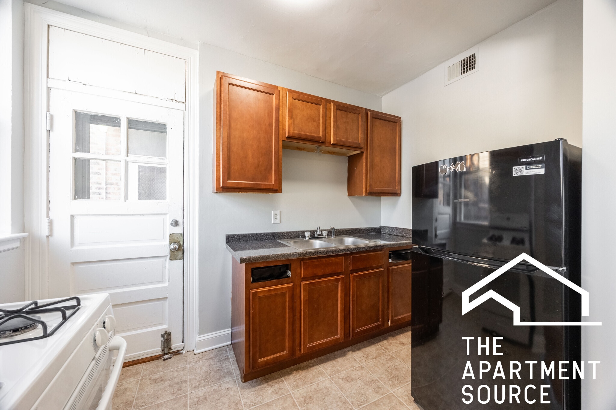 Building Photo - 2007 W Jarvis Ave