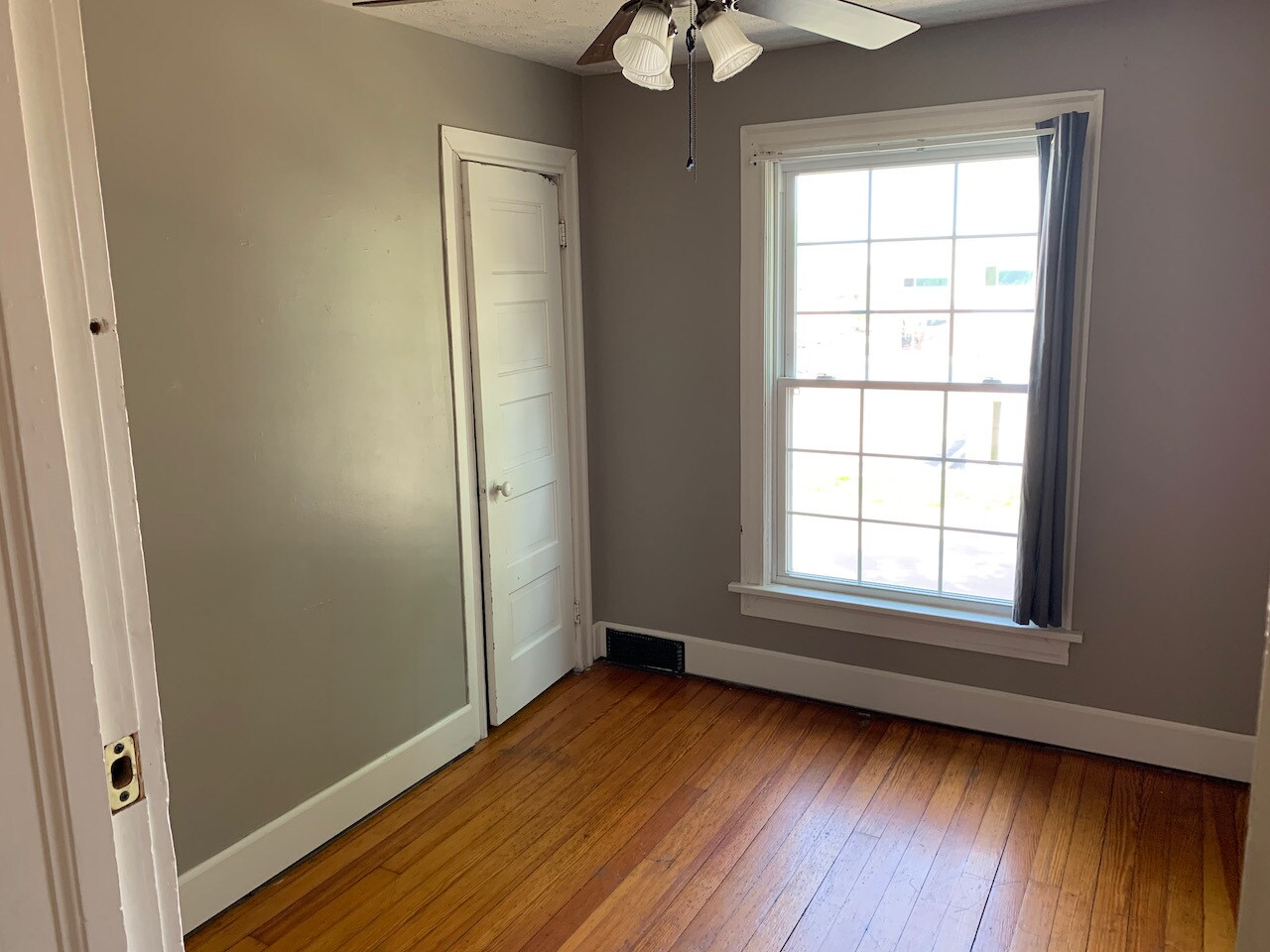 Building Photo - 4821 Walker Ave