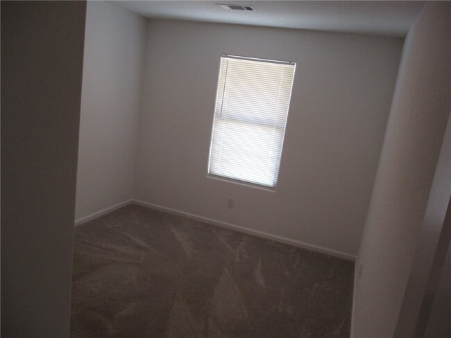 Building Photo - 2487 Tapatio Dr