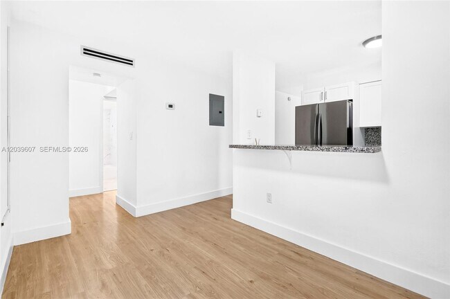 Building Photo - 3522 SW 25th St