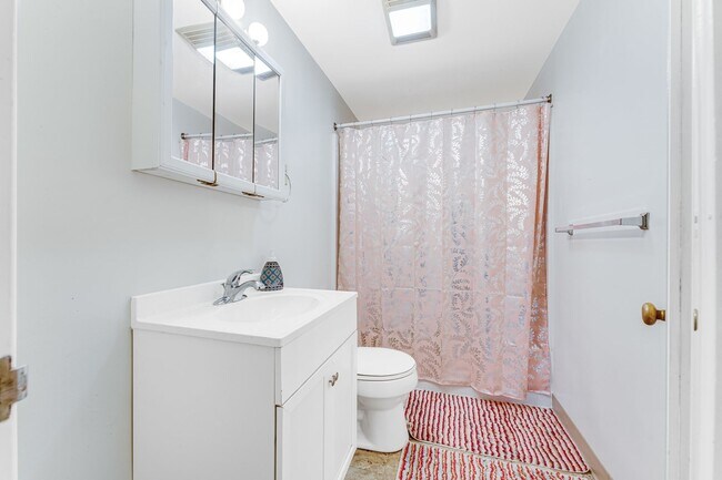 Building Photo - Pine Ridge Apartments