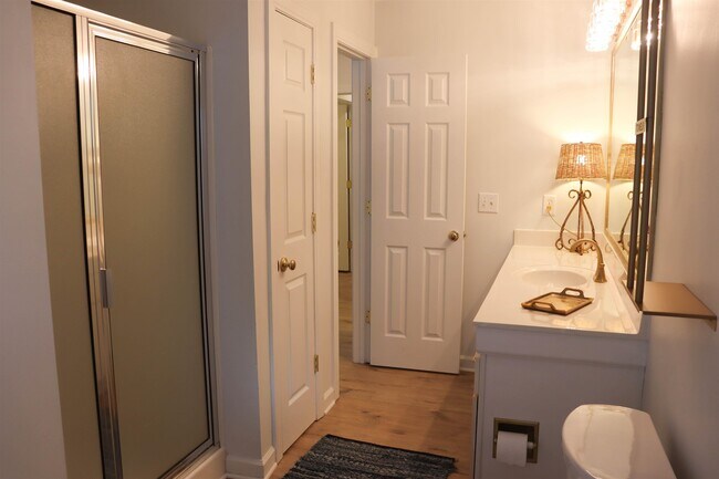 Building Photo - 4384 Daphne Ln