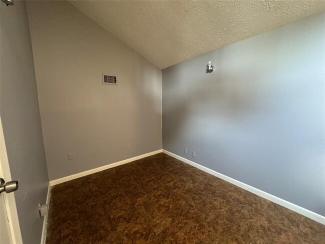 Building Photo - 12011 Carriage Ridge Ct
