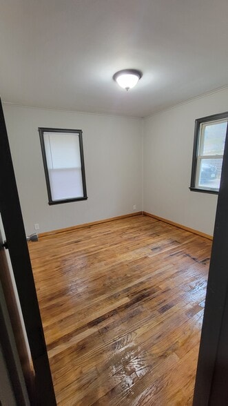 Building Photo - 9 Hillside Ave