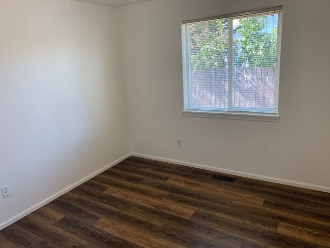 Building Photo - Newly updated 3-bedroom, 2-bathroom duplex...