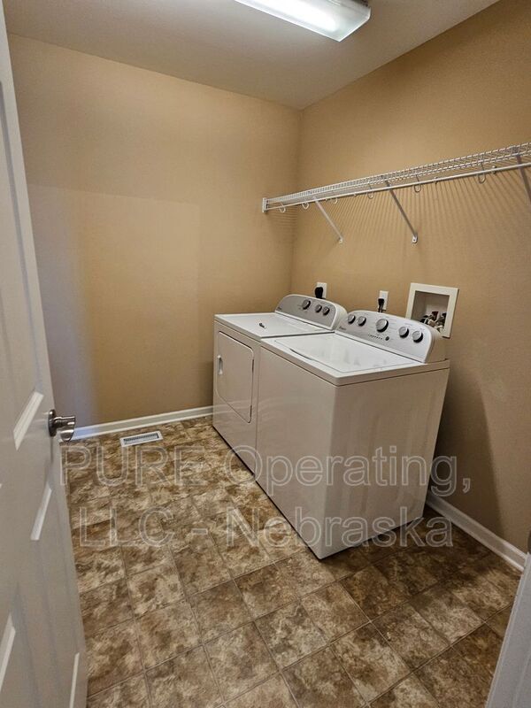 Building Photo - 20911 Cleveland St