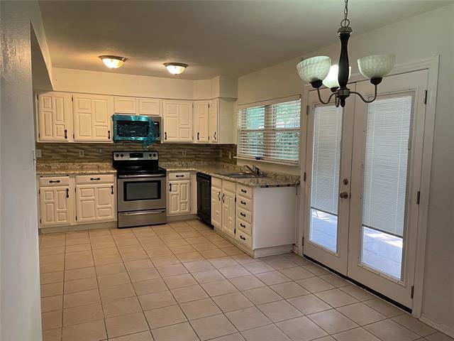 Building Photo - 2706 Treeview Dr