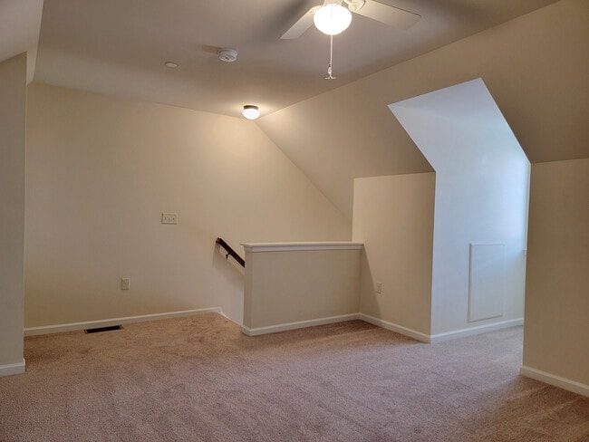 Building Photo - 331 Springwood Dr