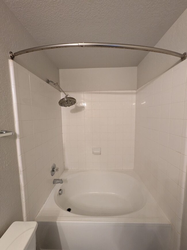 Building Photo - Very Nice 4 Bedroom Home In Convenient Northwest Location!