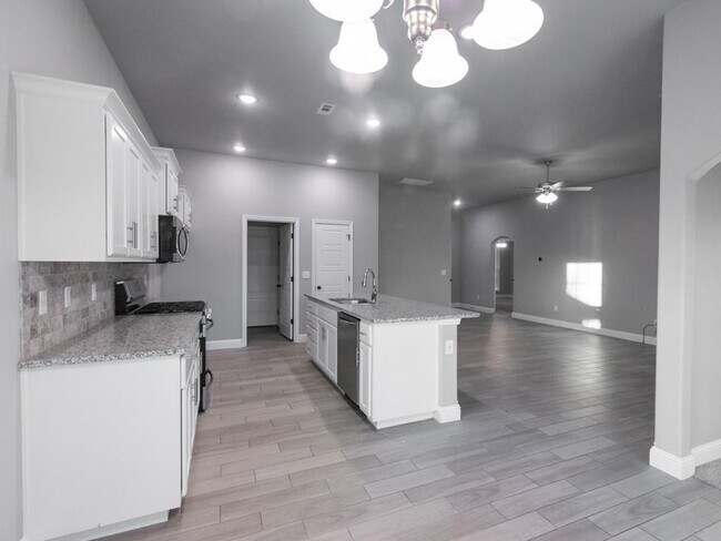 Building Photo - 701 Arkansas Black