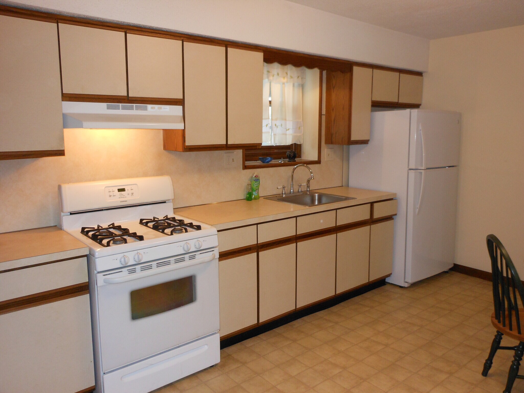Kitchen - 80 Stevens Ave