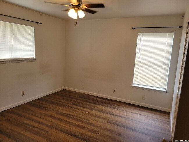 Building Photo - 5405 Borchers Dr