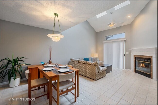 Building Photo - 1120 Courtland Dr