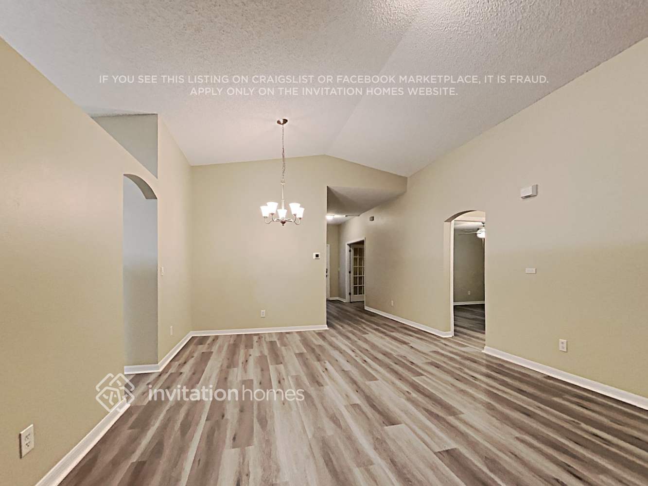 Building Photo - 2394 Bayhill Dr