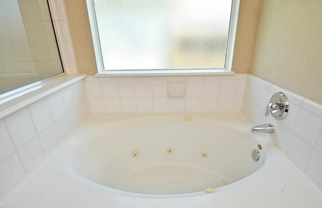 Building Photo - 19723 Brisbane Meadows Ct