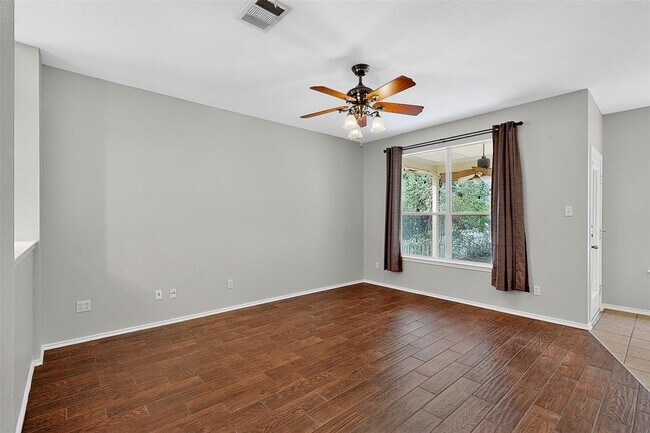 Building Photo - 319 Bandstand Ln