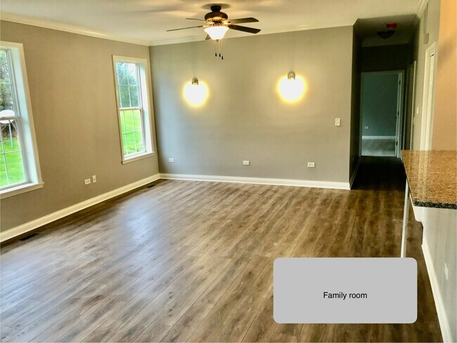 Building Photo - 24129 Walnut Cir