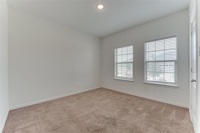 Building Photo - 832 Tulip Ct