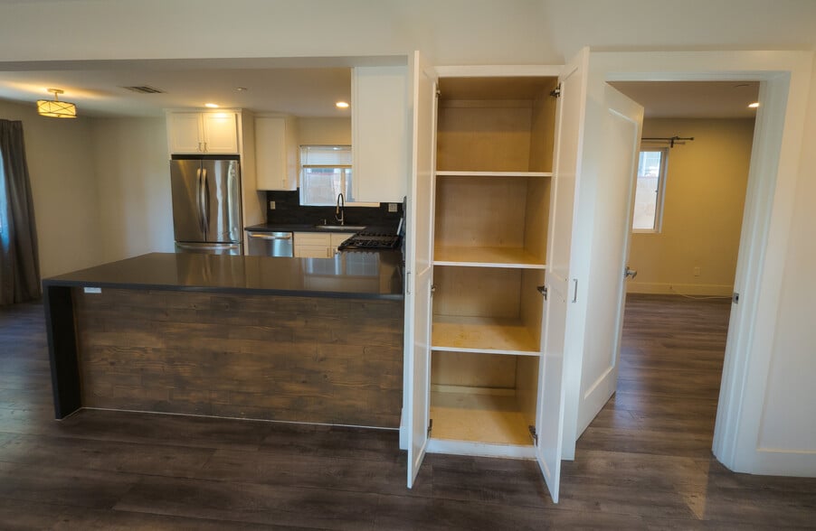 Extra Storage - 5640 Craner Ave