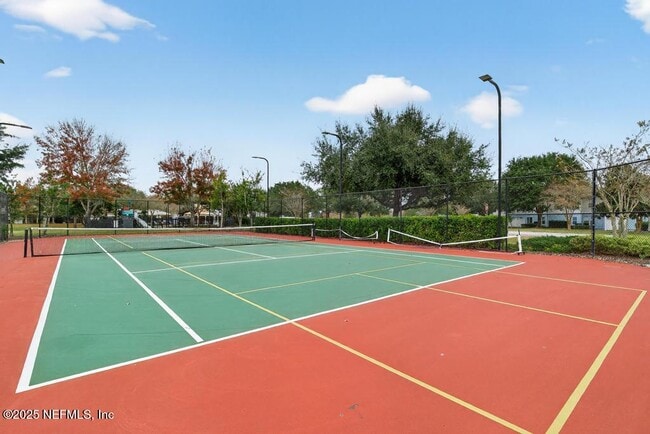 Building Photo - 411 Walnut Dr