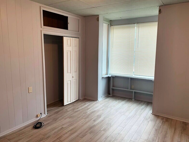Building Photo - 5435 Kincaid St