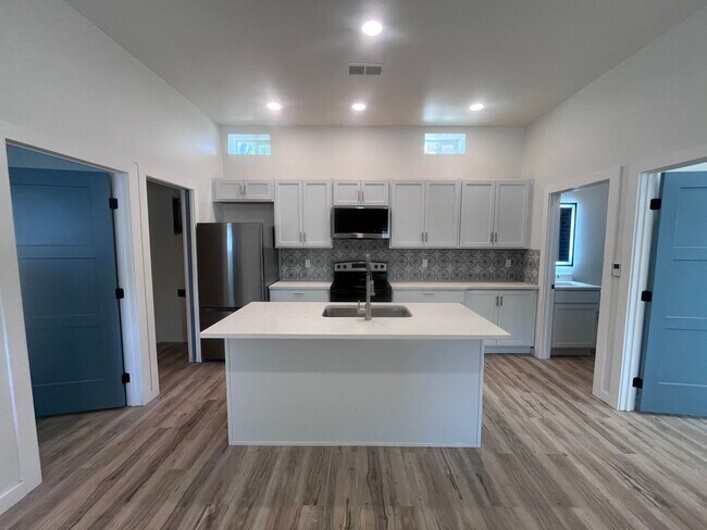 Primary Photo - Coming soon! Just renovated! Stunning High...