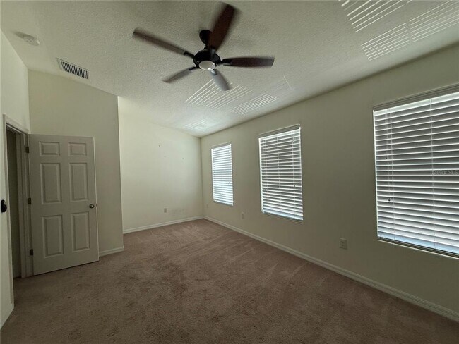 Building Photo - 6843 40th Ln N