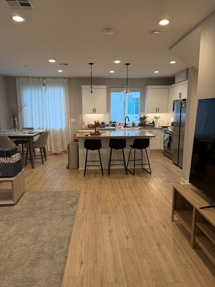 Building Photo - 14311 Claro Way