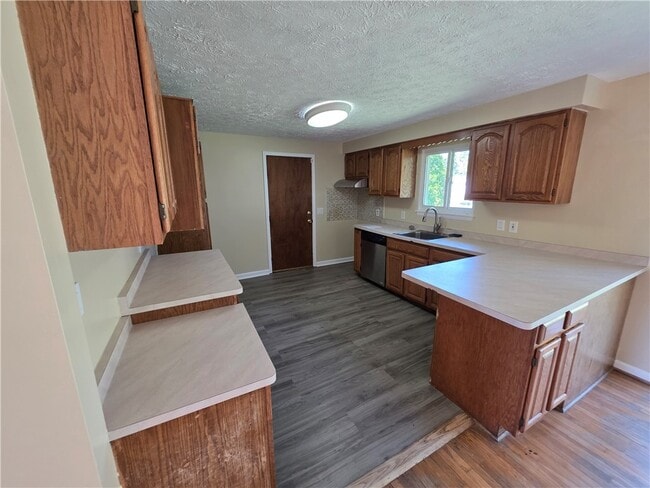 Building Photo - 32 Golden Rod Ln
