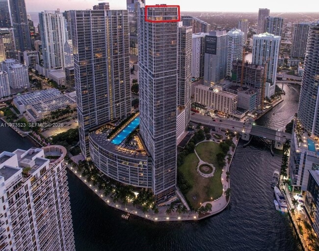 Building Photo - 465 Brickell Ave