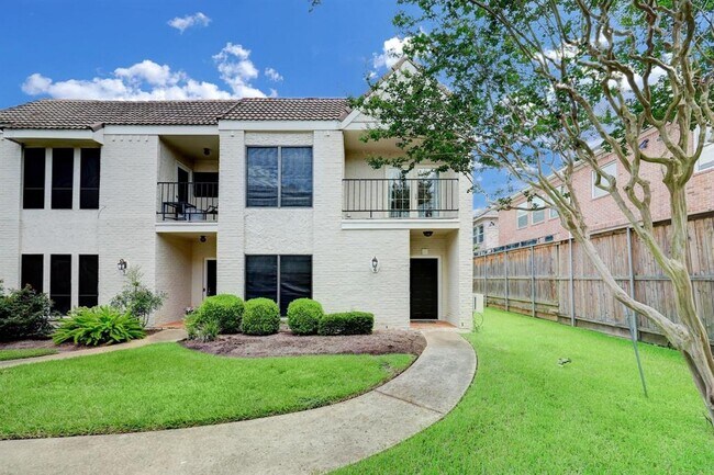 Building Photo - 1330 Augusta Dr