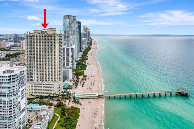 Building Photo - 16699 Collins Ave