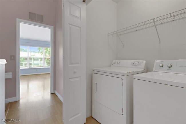 Building Photo - 936 Hampton Cir