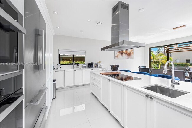 Building Photo - 850 Washington St