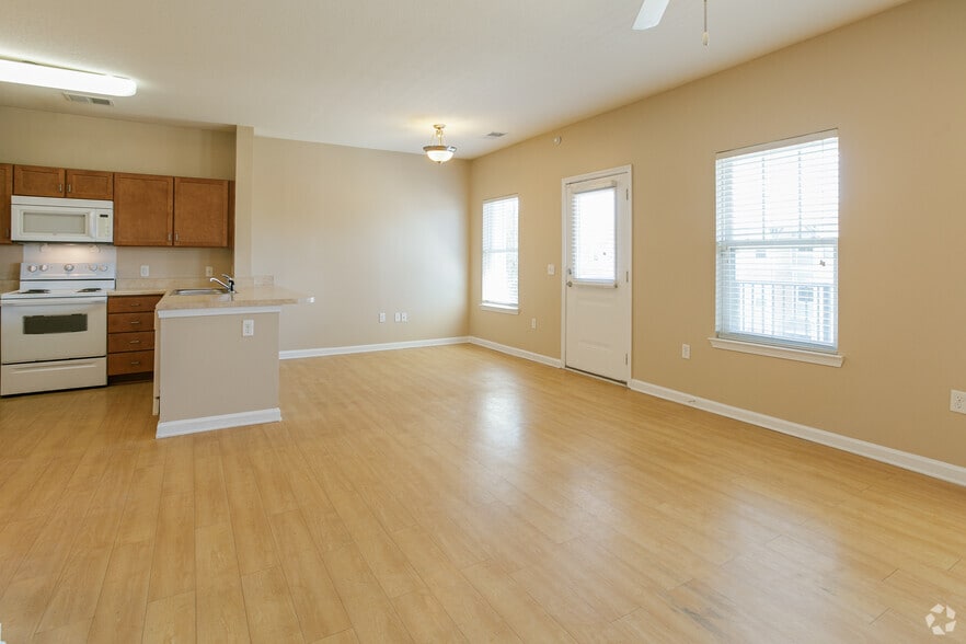 Savannah Gardens 515 Pennsylvania Ave Savannah GA 31404 Apartment