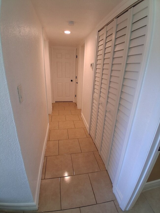 Building Photo - 21995 Catherine Ave