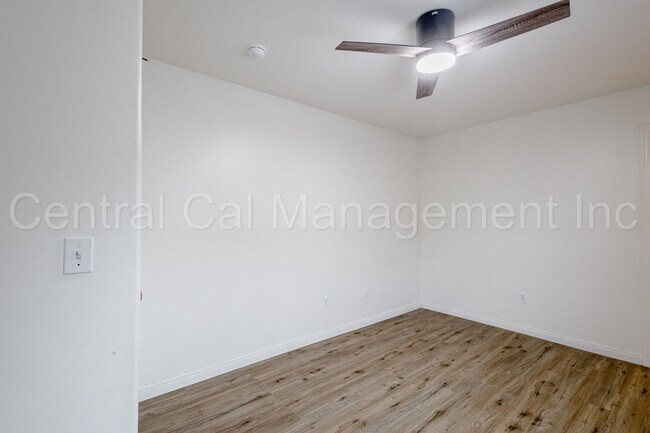 Building Photo - 3 Bedroom/2 Bath Home in San Lauren - $2150 per month!