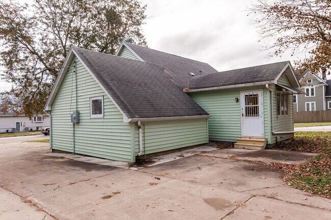 Building Photo - 135 S Fremont St