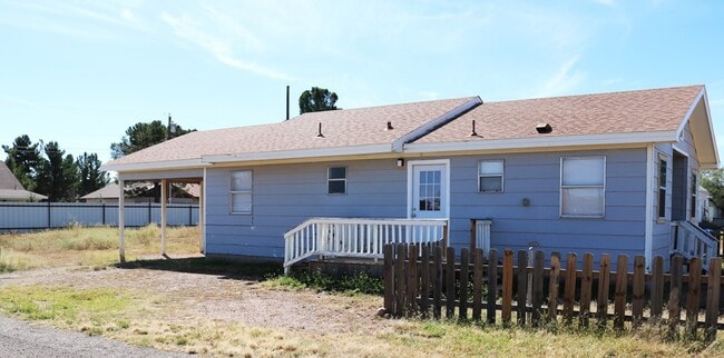 Building Photo - 1100 W Stockton Ave