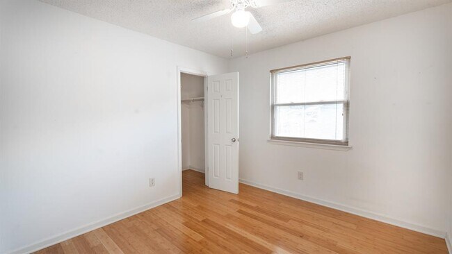 Building Photo - 11606 Parkfield Dr