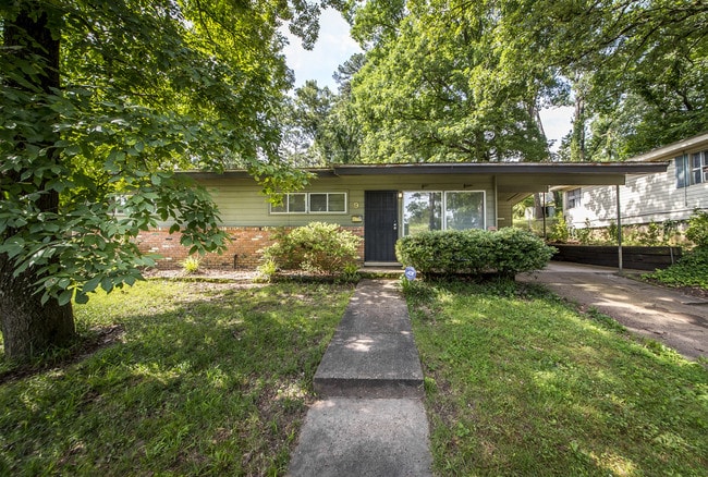 Primary Photo - 9 Windsor Dr