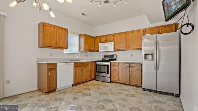 Building Photo - 11011 Coreys Way