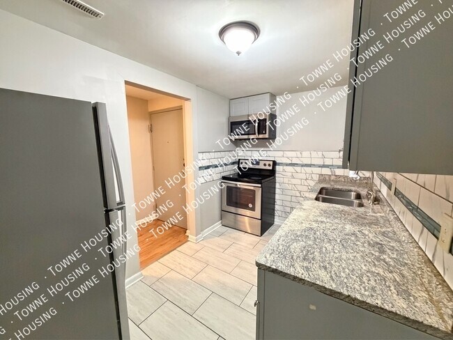 Building Photo - 132 Denrose Dr