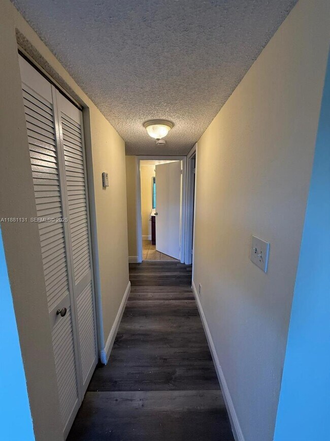 Building Photo - 7650 Westwood Dr