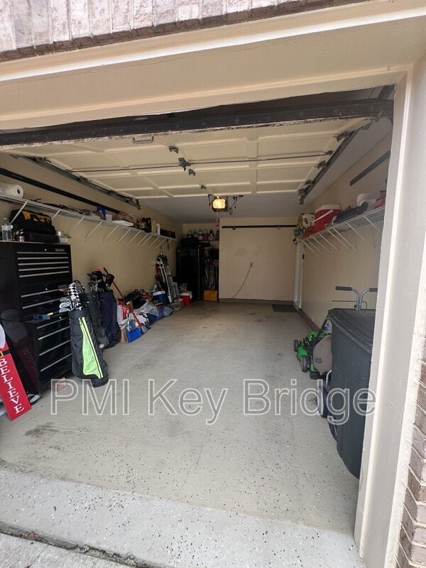 Building Photo - 7427 Salford Ct