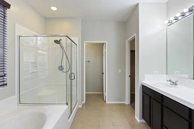 Building Photo - 13072 Bowker Play Ct
