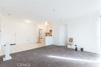 Building Photo - 450 E 4th St