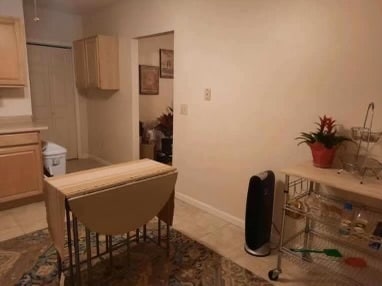 Building Photo - 118 Elles Ave